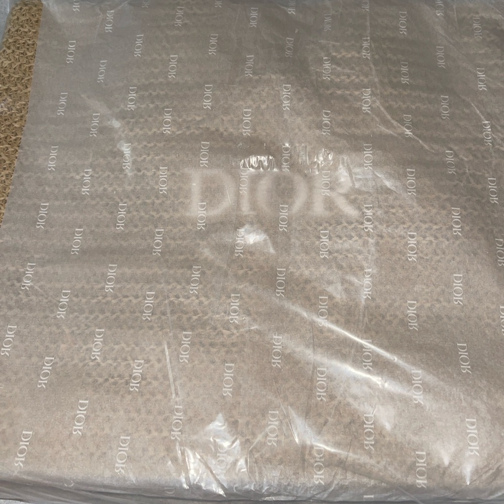 ๐ Christian Dior Straw Totebag - Picture 2 of 8